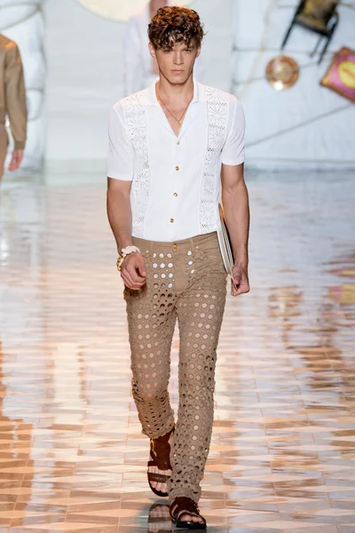 Look 12